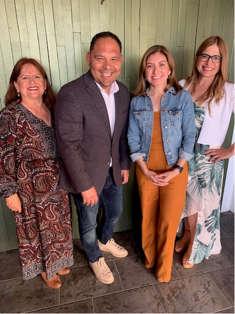VPEPR's tweet photo. #ThrowbackThursday to our All The Right Moves Mixer where we celebrated Efrain Escobedo, CEO of @CNMsocal and Lizette Carbajal, VP of Community Relations at @NBCUniversal and @TELEMUNDO52. Their career journey has been one to watch!
#LatinosInLeadership #CommunityLeaders https://t.co/b7vcD1iGWh