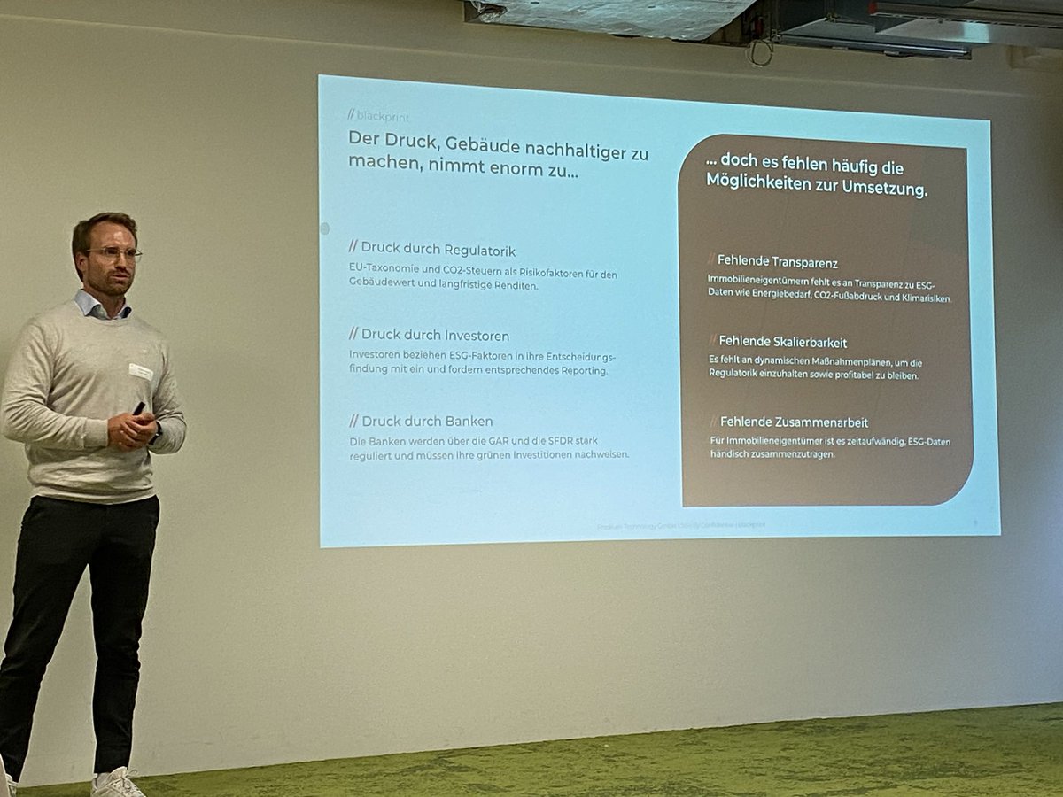 Konii_de's tweet photo. Beim Summer Special von @realproptechcon stellt Predium vor, wie datengetrieben ESG in Gebäuden beherrschbar wird.
#RealProptech #Proptech #frankfurt https://t.co/Xq3kwFhGmY
