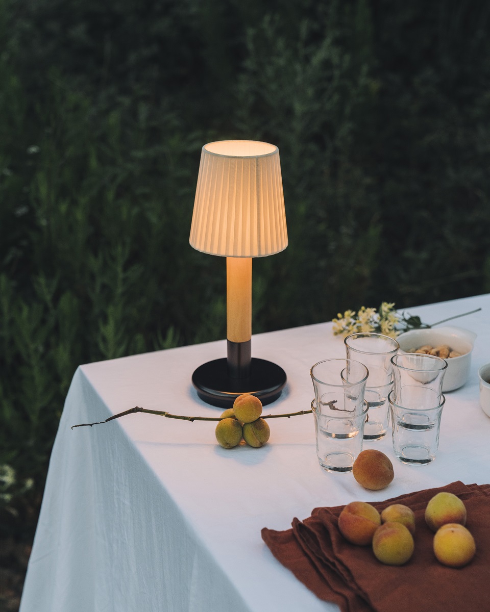 DVLighting's tweet photo. Enjoy your Summer days for longer with @santacole. The Spanish brand is known for their warm &amp; welcoming lighting solutions, while bringing style &amp; functionality to each of their designs. Find your perfect companion for Summer! https://t.co/fEjno6Od0L
#lighting #outdoorliving https://t.co/kovUdwxmBo