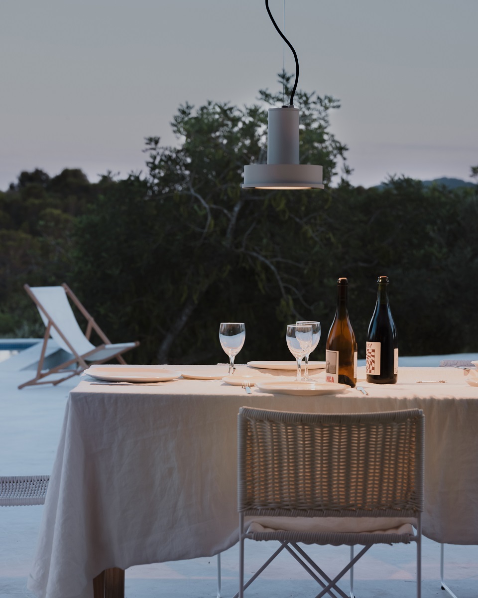 DVLighting's tweet photo. Enjoy your Summer days for longer with @santacole. The Spanish brand is known for their warm &amp; welcoming lighting solutions, while bringing style &amp; functionality to each of their designs. Find your perfect companion for Summer! https://t.co/fEjno6Od0L
#lighting #outdoorliving https://t.co/kovUdwxmBo