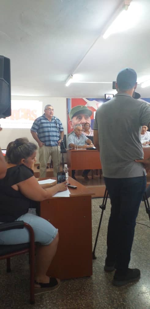 El Viceministro Ricardo Carbajo, diálogo con los delegados de la Conferencia del Sindicato de la Construcción en Mayabeque. Comunicó que la exportación es una tarea pendiente que tenemos ante la existencia de demandas de áridos en la región.
#RevolucionEsConstruir