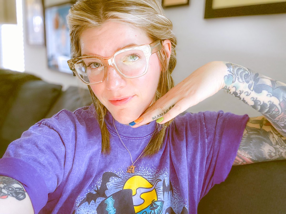 Alex Frostwolf🌙 tweet media