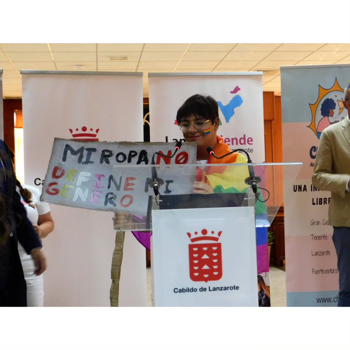 🏳️‍🌈 Acto en Cabildo de Lanzarote 🏳️‍⚧️

Nos concentramos por el día del orgullo LGTBI+ reivindicando  las realidades del colectivo en nuestra isla de Lanzarote y La Graciosa, y reivindicar nuestros derechos

@cabildodelanzarote 
#28dejunio🏳️‍🌈 #lanzarote🏳️‍🌈 #islaorgullosa