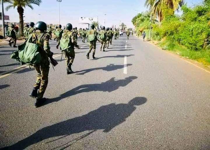 Sudanesearmy1's tweet photo. ـ حرمان البلاد من برامج " الخدمة الوطنية " حرم البلاد خلال الأربع سنوات الماضية من مايزيد عن 100 الف مقاتل, جعلت هذه الأزمة خيره شباب بلادنا لا حول لهم ولا قوة أمام إنتهاكات المليشيا ,بعد هذه الأزمة " نحن في صفحة القدرات العسكرية السودانية " سيكون لنا رأي أخر سنساهم في فتح باب https://t.co/VtWE4v51tP