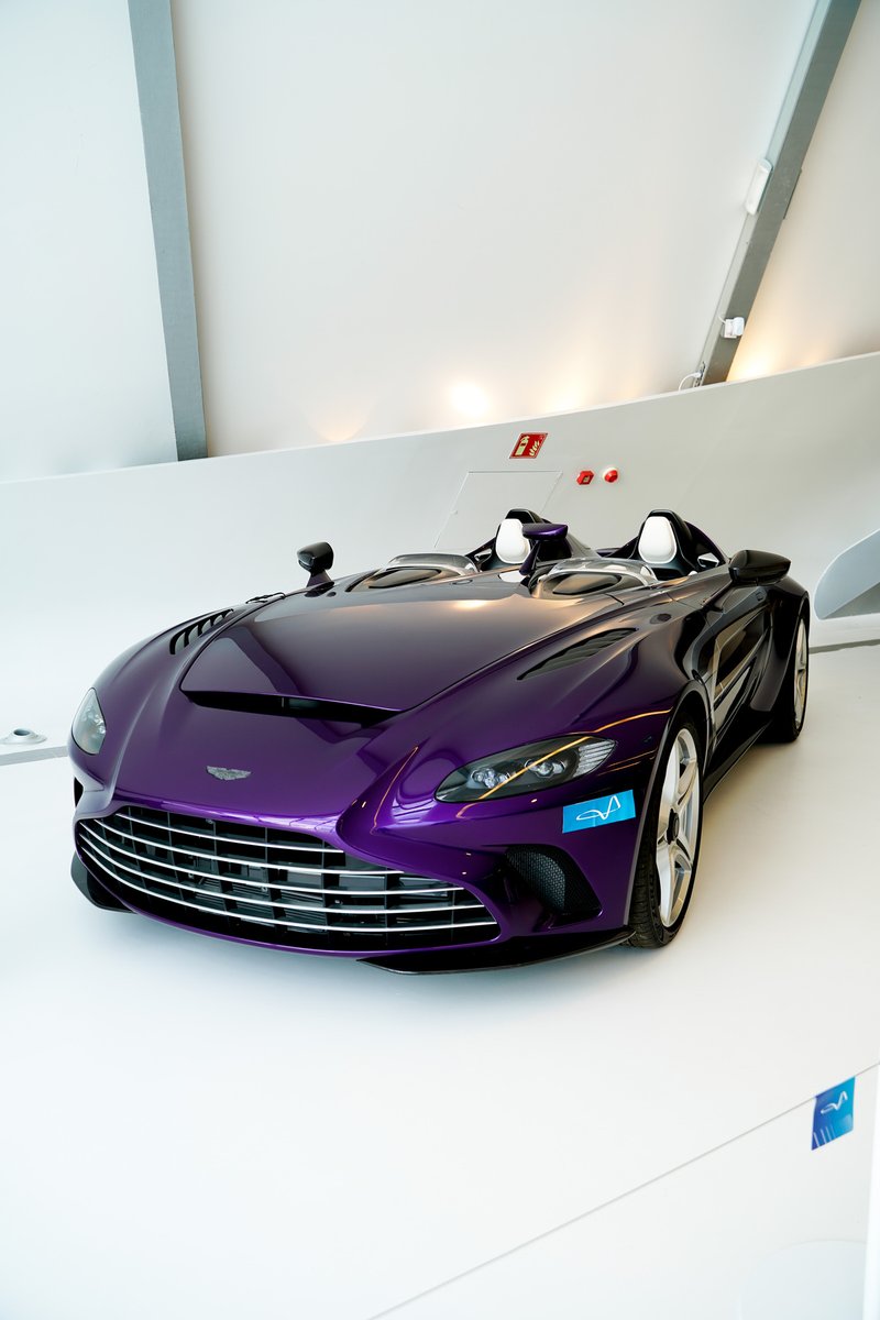 mobilitycity_'s tweet photo. Este Aston Martin V12 Speedster es sinónimo de distinción y exclusividad 🔥
Tan solo hay 88 en el mundo y este tiene todavía algo más especial: ¡Es el único en este color!
📍 ¡Encuéntralo en #MobilityMuseum!
🎟 Compra tu entrada: https://t.co/mtHgSkPn6T https://t.co/vvj8eu1vwE