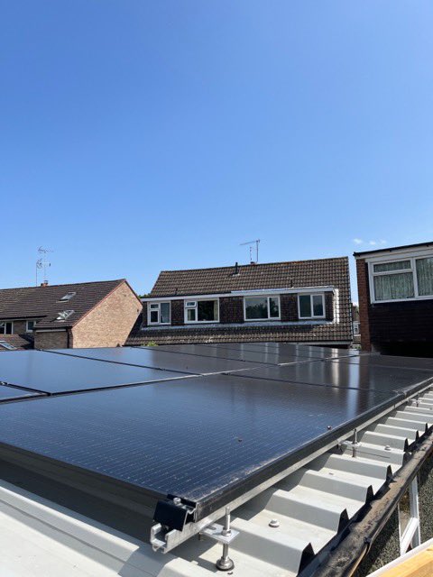 danlecElec's tweet photo. One of our very first solar installations from last year complete with 14x Trina Solar Vertex panels, 1x 5kW Huawei Inverter, 10kWh of battery storage, 1x Huawei full house backup system and ground mounted panels on Fastenol ground trays. https://t.co/LpvAnmolPu