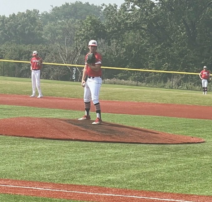 Atta boy, Riles!!
COLLEGE COACHES: Riley Roberts (2024) threw a gem today 💎
Complete game, 4 hit shutout over IL Dirtbags! He's a hardworking RHP w/a + CB. A nice prospect for a program looking to add arms! #ESPtrained #everyinningeveryday <a href="/esp2024black/">ESP2024Black</a>