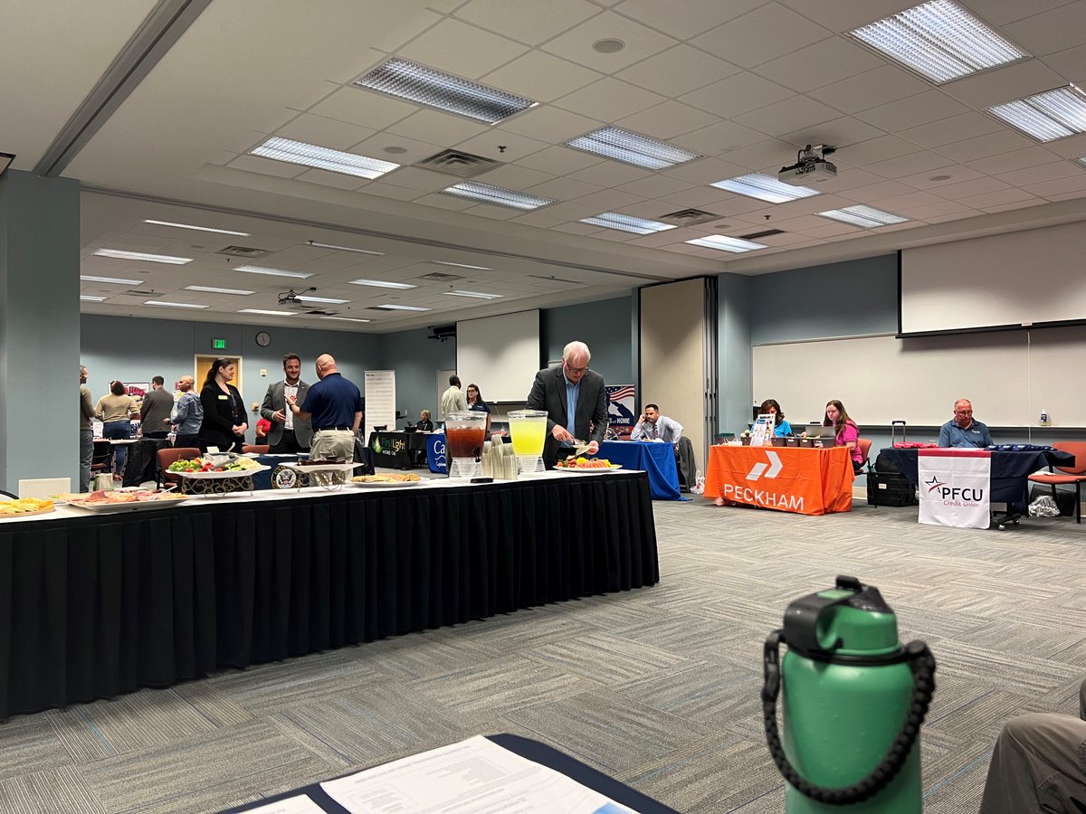 HolyCrossServ's tweet photo. New Hope Community Center Veterans Program staff was honored to be in attendance at the Lansing Veterans Resource Fair this week and have the opportunity to speak with so many veterans that have served our country.  #newhopecommunitycenter #veterans https://t.co/xtL9ZWWTFC