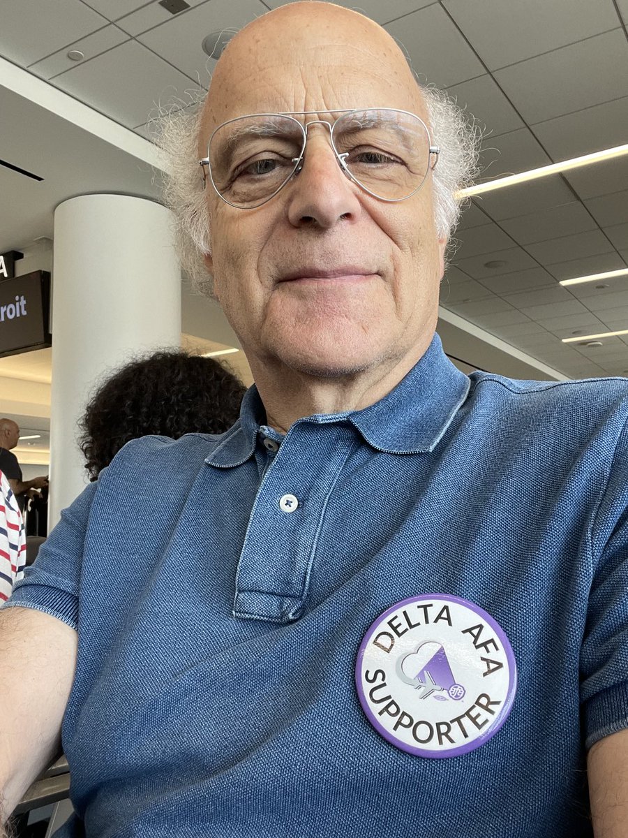 Flying home to #GRB via #DTW and as ever I fly @Delta in #SOLIDARITY with @DeltaAFA @afa_cwa @FlyingWithSara @tifflynn20 @daborer @kmarieflies @atgarland @TakeoffWithWill @dqwisely @3vanSutton @LaudickCourtney @acebergtoo @Tomaunionski #UnionYES!