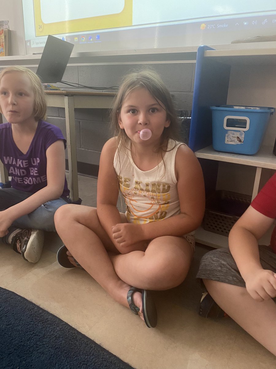 National bubble gum day! So why not have a bubble blowing contest?!?? <a href="/MollyBrant_LDSB/">Molly Brant ES</a> <a href="/cwagar5/">Carol Wagar</a> 🫧