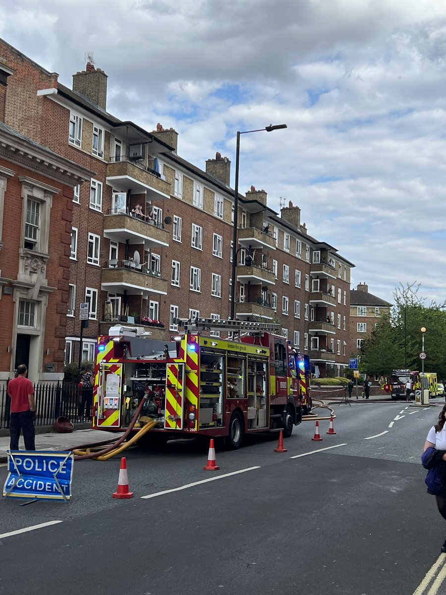 Nicola_Butler1's tweet photo. If you happen to be heading towards or through West Kensington, don’t bother. #northendroad #westkensington #london is closed due to an incident. https://t.co/CpCuMJcvzG