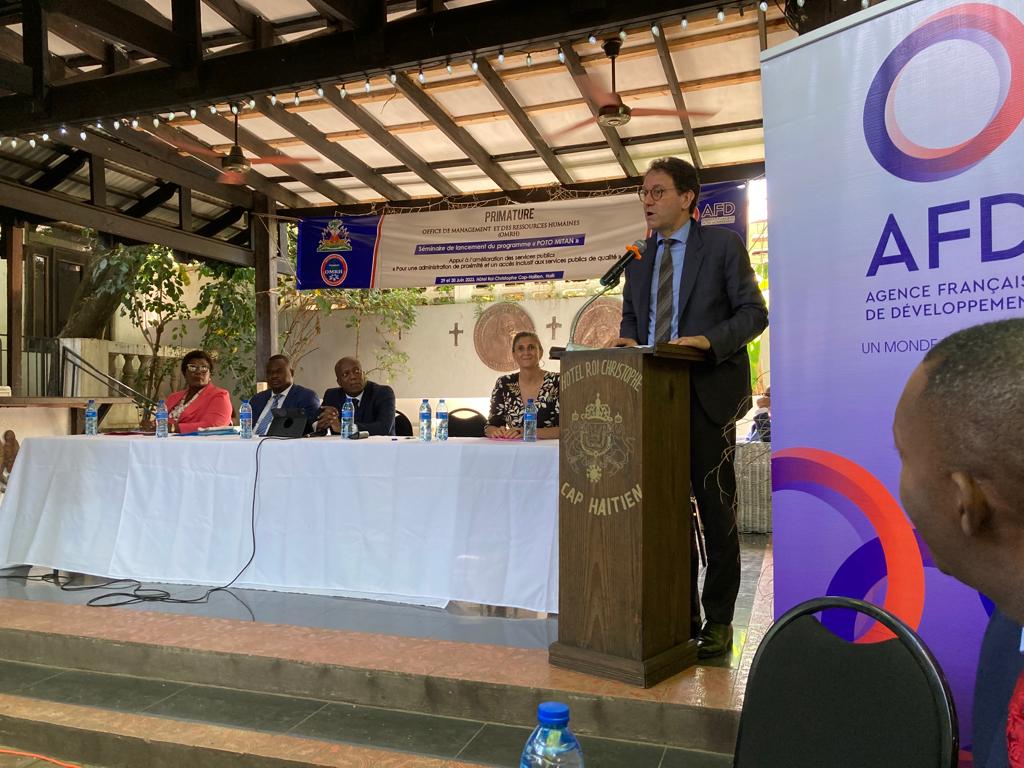 FabriceMauries's tweet photo. Lancement au Cap Haïti de Poto Mitan financé par @AFD_France et mis en œuvre par @expertisefrance en partenariat avec @omrhHT. Projet pilote de rapprochement des services publics de base (état civil) et de d'inclusion sociale dans le Nord. Efficacité de l'Etat = + de légitimité. https://t.co/AFysoAVena