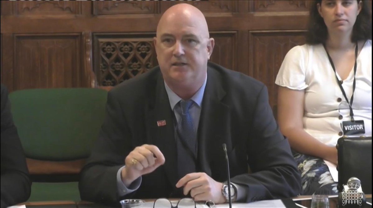 💬 Dunne also told the committee that a tax on disposables would not solve the youth vaping issue but would disproportionately discriminate against those in high smoking / lower socio-economic areas.

Watch the full video here 👇
parliamentlive.tv/event/index/47…

6/6