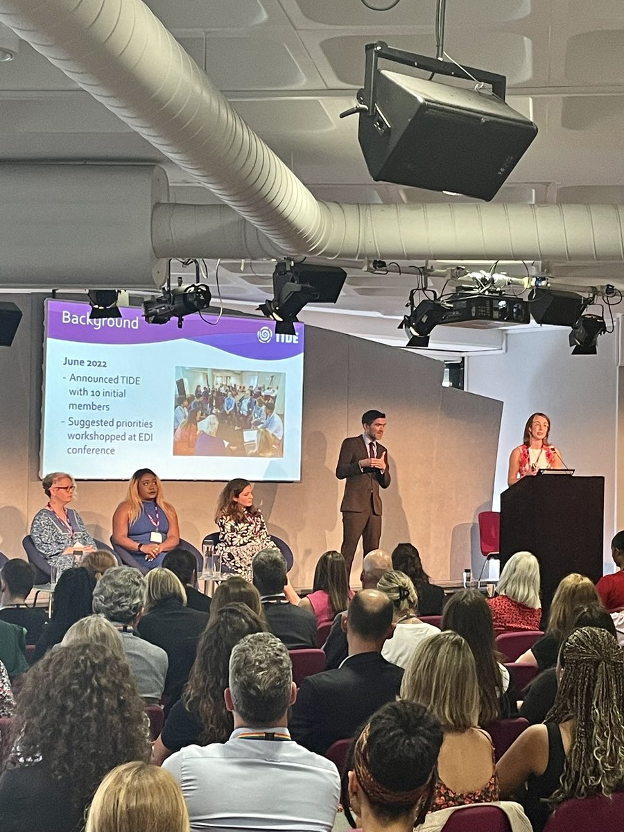 PrideInEnergy's tweet photo. Another fantastic event held by @EnergyUKcomms, @energynetworks & @ofgem #EDIConf23
Great to hear fresh ideas, unique perspectives & personal stories all seeking to move the dial on inclusivity & encouraging everyone to be their authentic selves at work #poweringequality 🏳️🌈🏳️⚧️ https://t.co/NtH2OufePL