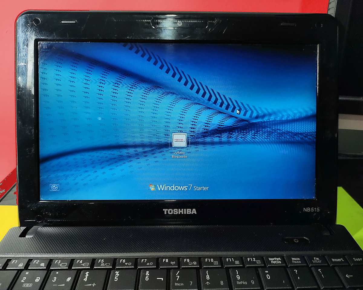 UyRetrocompUy's tweet photo. No es precisamente algo muy "Retro", pero Windows 7 tiene ya casi 14 años.
Toshiba NB515, con un Intel Atom N2600 @1.6GHz, 2GB de RAM y disco de 300 GB
#retropc #pcretro #uyretrocomputación #retrocomputer #retrocomputacion #netbook  #Windows7 #Toshiba #netbooktoshiba #nb515 https://t.co/0rJOTmBkmC