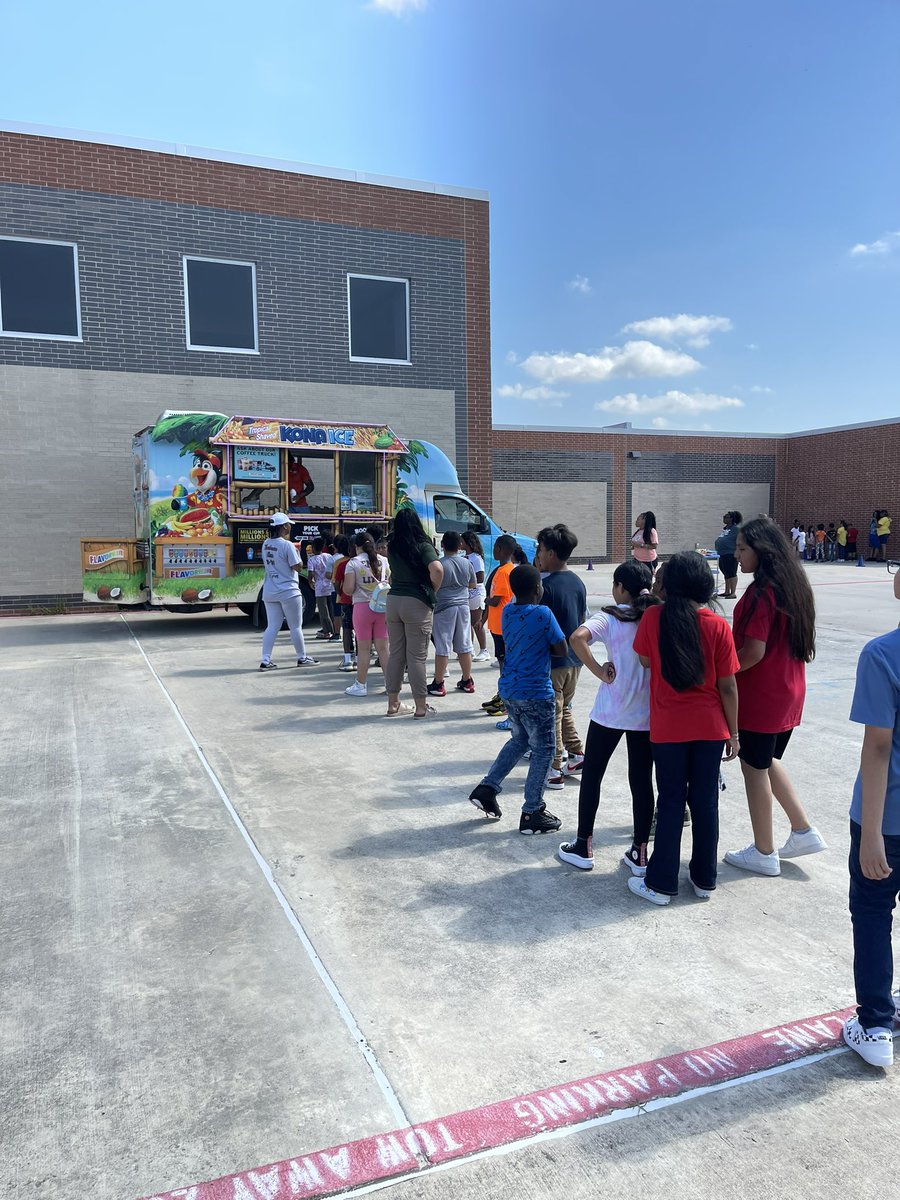 How do you end #SummerRUSH and Summer Owl Relays? With a refreshing @KONAICE