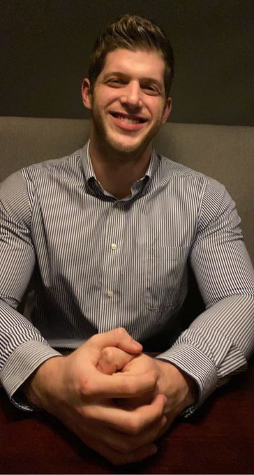 Take me out to dinner first ? https://t.co/W1N4YrgA3W