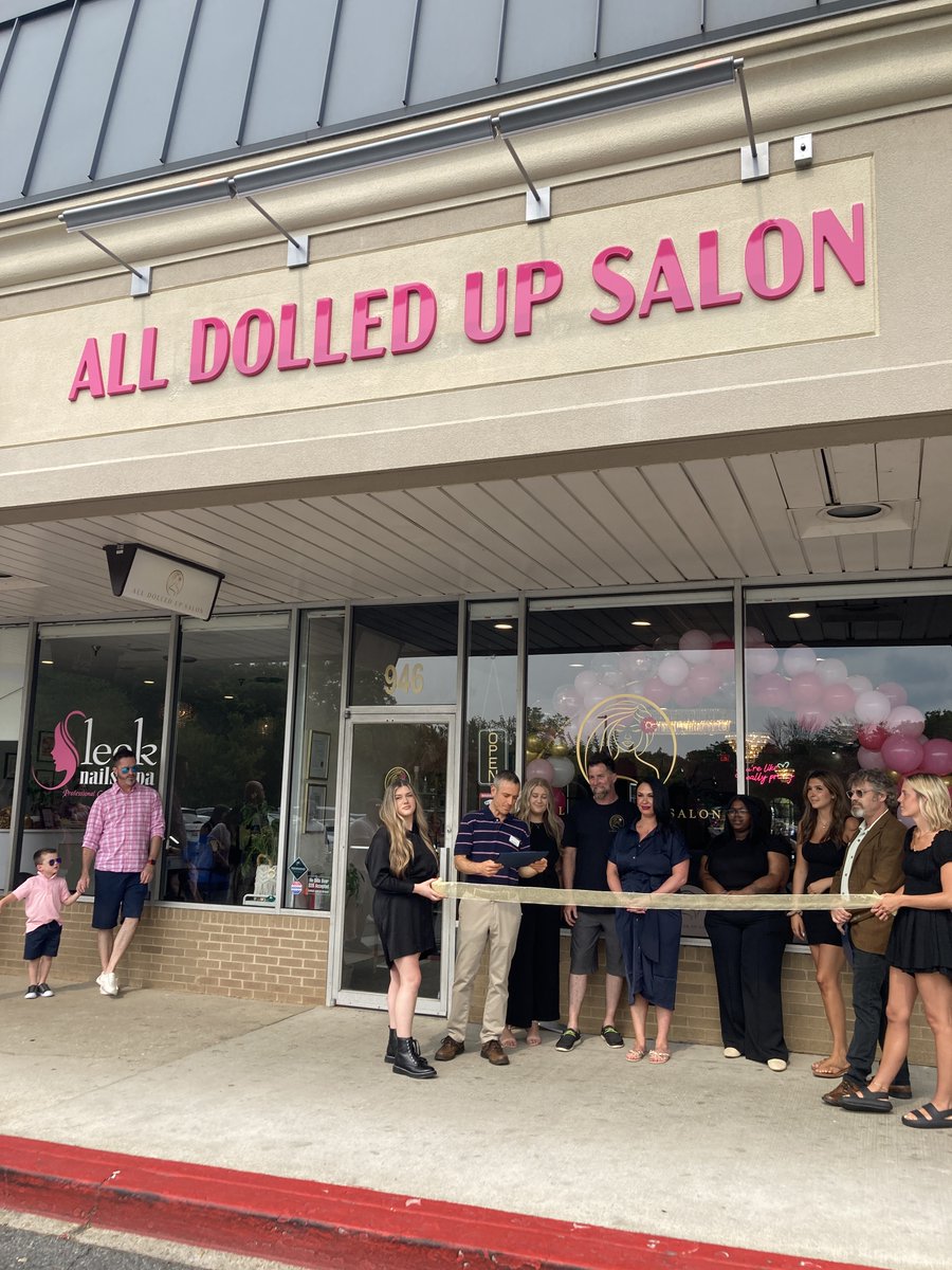 #Thursdaythrowback to a great grand opening at All Dolled Up Salon back on 6/16.

Steve was happy to help Kimberly Zimmerman celebrate moving her home-based biz into a beautiful brick &amp; mortar.

Congrats to Kim &amp; the whole All Dolled Up team!