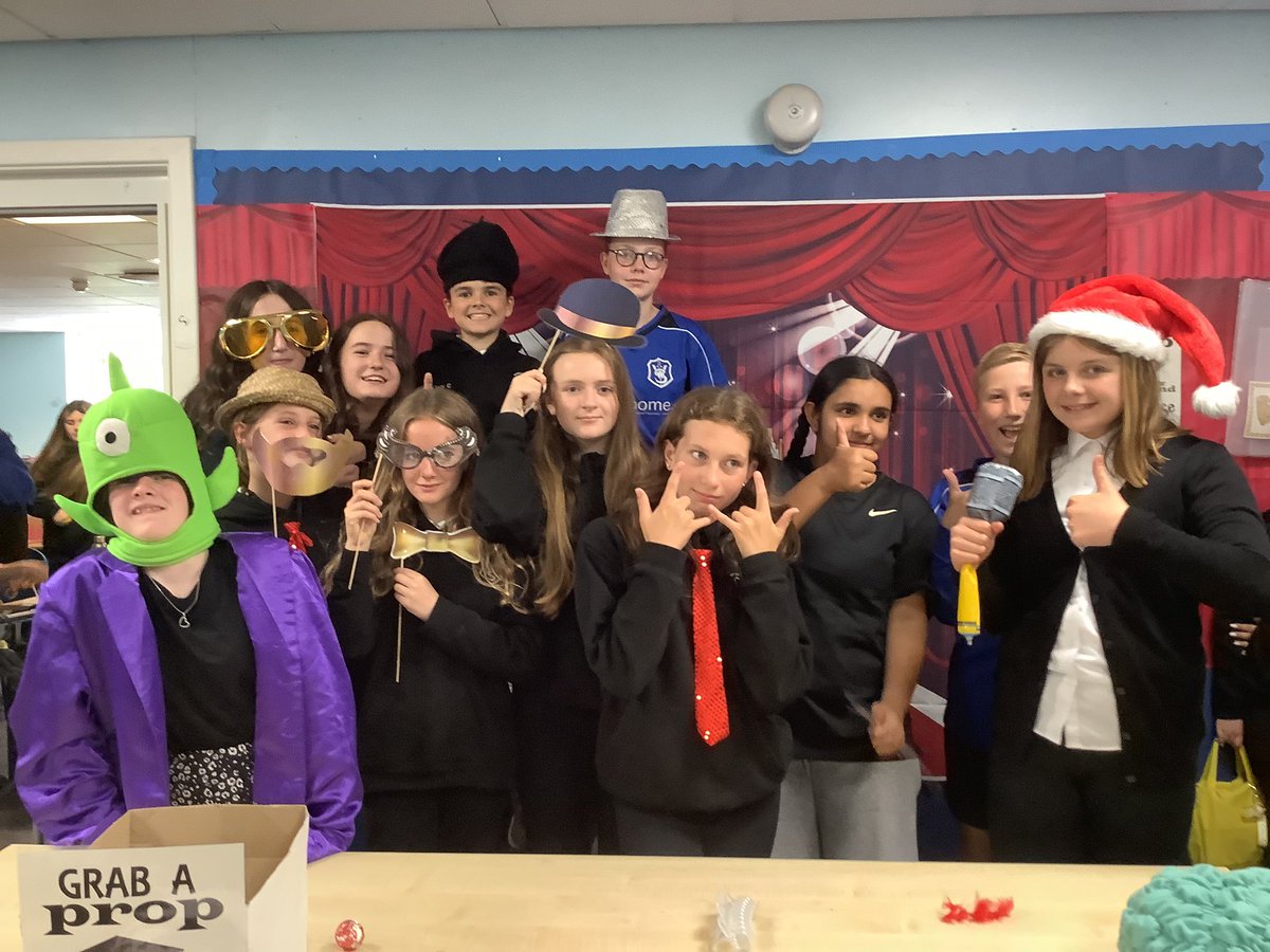 P7BWPS's tweet photo. Lots of fun at our P7 leavers Photo Booth!📸🎓🤩 https://t.co/nUYpU2AuPg