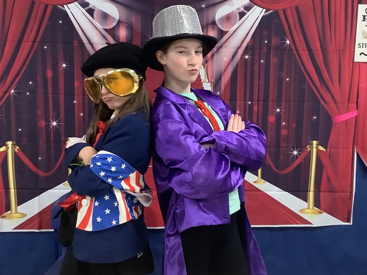 P7BWPS's tweet photo. Lots of fun at our P7 leavers Photo Booth!📸🎓🤩 https://t.co/cVQ1rTbbXq