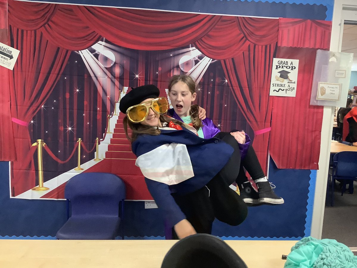P7BWPS's tweet photo. Lots of fun at our P7 leavers Photo Booth!📸🎓🤩 https://t.co/cVQ1rTbbXq