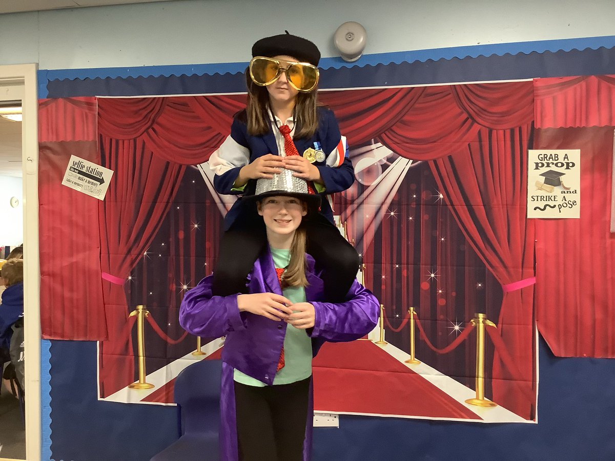P7BWPS's tweet photo. Lots of fun at our P7 leavers Photo Booth!📸🎓🤩 https://t.co/cVQ1rTbbXq