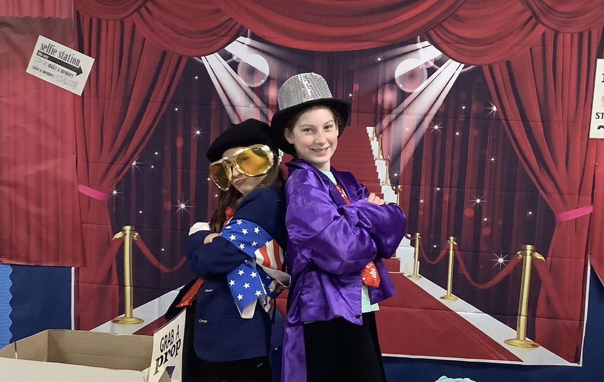 P7BWPS's tweet photo. Lots of fun at our P7 leavers Photo Booth!📸🎓🤩 https://t.co/cVQ1rTbbXq