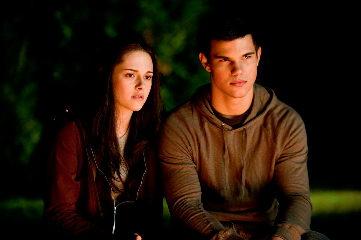 PopCrave's tweet photo. ‘The Twilight Saga: Eclipse’ was released 13 years ago today. https://t.co/jDF4Rgf0Tk
