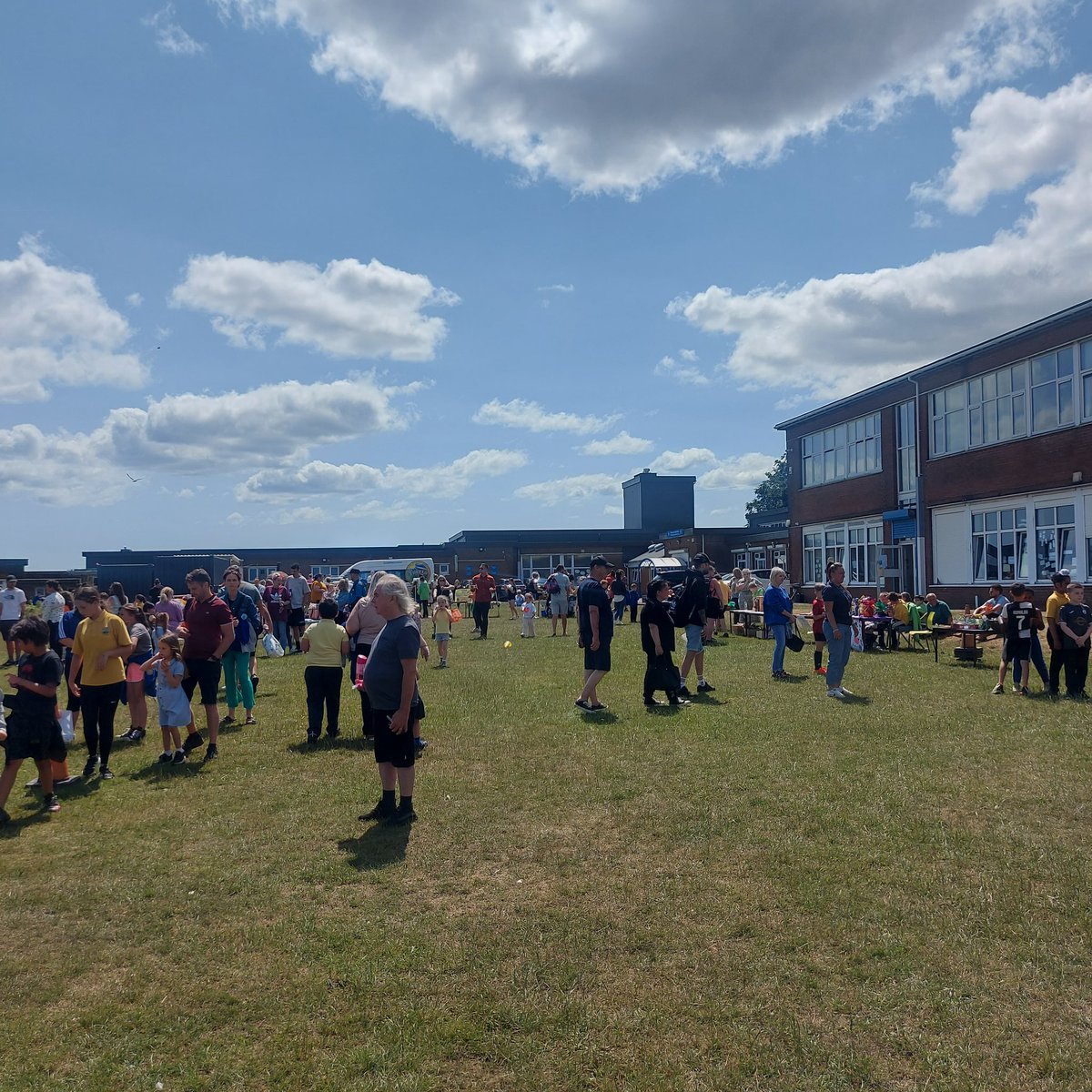 Clase Primary School tweet media