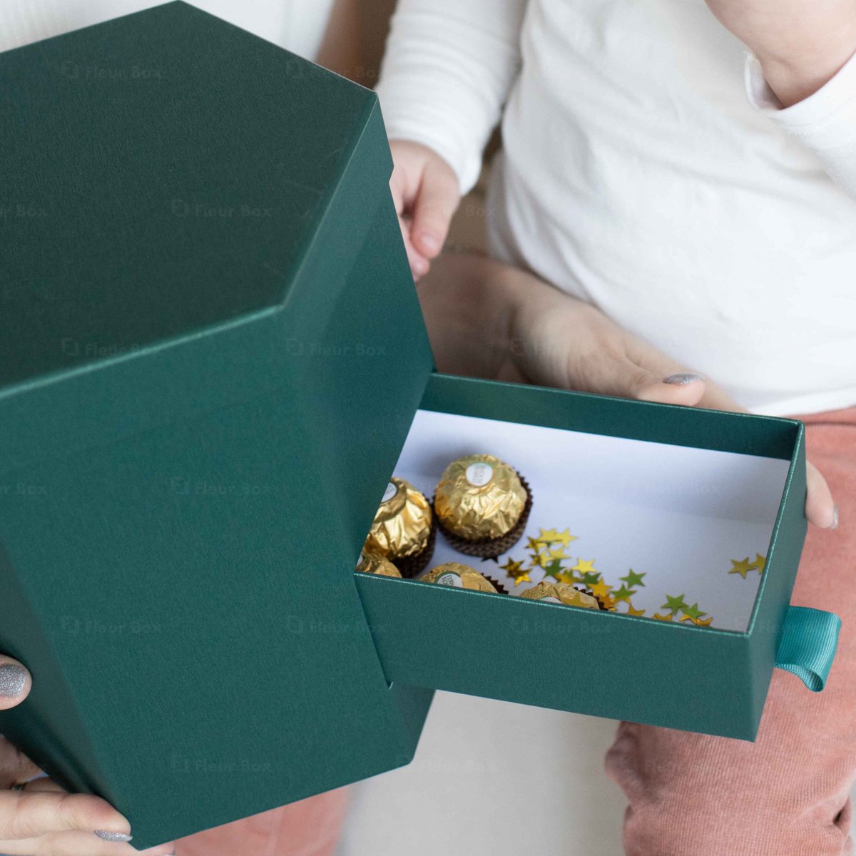 fleurbox_ru's tweet photo. Quality and attention to detail are at the heart of everything we do, and we can't wait for you to experience the magic firsthand https://t.co/LXXw1EFs6c https://t.co/tTsYKTq0sr