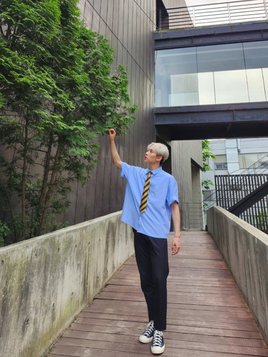weus_official's tweet photo. [ #민혁 ]

안녕하세요! 
위어스 “민혁”입니다🥰
너무 오래 기다리셨죠? 😭
팬 여러분들 보기위해 
저는 열심히 2집앨범 준비하고 있어요!
오늘도 웃음 꽃 피는 행복한 하루 되세요💙🍀🦋

#위어스 #WEUS #MinHyuk #민혁 #instagram “ minhyuk_711 “ https://t.co/jnQ0wkNyS9