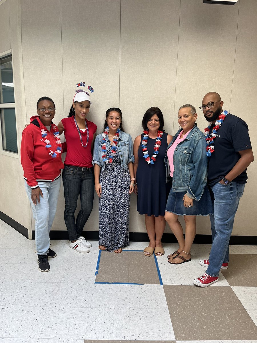 shinewithalban's tweet photo. Let freedom ringgg, it’s the last day of summer school! Thank you to all who made this happen. Loved the people and the community. #AFEsummerschool #summerprogramsfbisd #summerbridgeAFE https://t.co/JWQ4hZBK8W