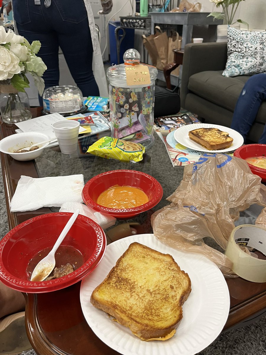 shinewithalban's tweet photo. Let freedom ringgg, it’s the last day of summer school! Thank you to all who made this happen. Loved the people and the community. #AFEsummerschool #summerprogramsfbisd #summerbridgeAFE https://t.co/JWQ4hZBK8W