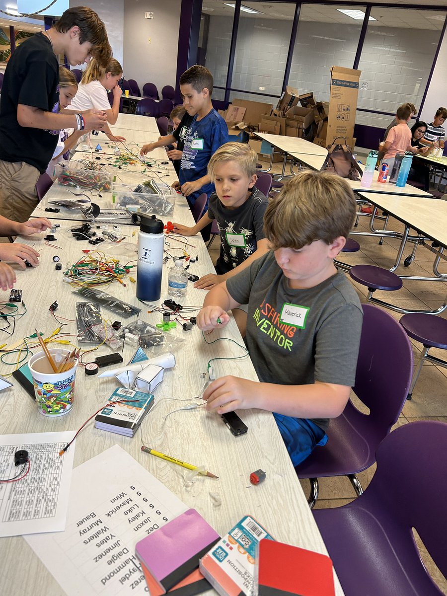 Tigerbots2183's tweet photo. We are having a great time at Tigerbots Camp! Lots of Stem activities. #morethanrobots https://t.co/6Fp7WtJJWh