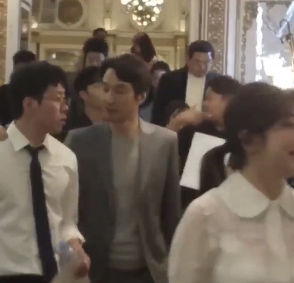 이 직찍은 볼때마다 너무 연예인같애;