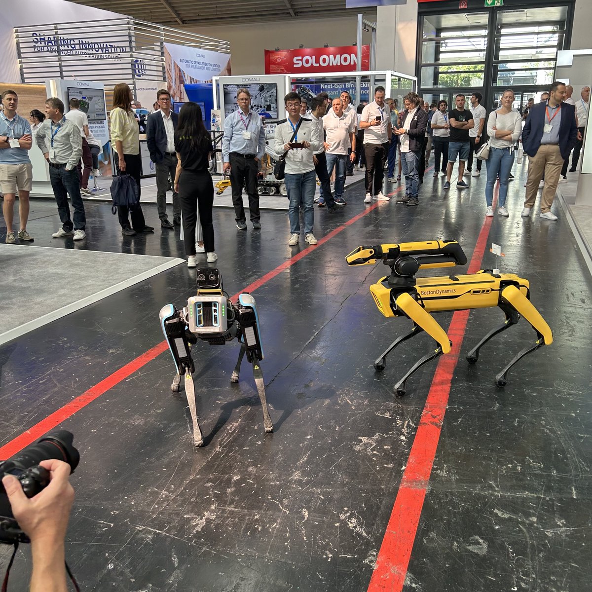 automaticafair's tweet image. Day 3 Wrap-up at #automatica! 🚀✨

Tomorrow marks the #FinalDay of #automatica23. Don&apos;t miss out! Thank you to everyone who made day three an unforgettable experience.