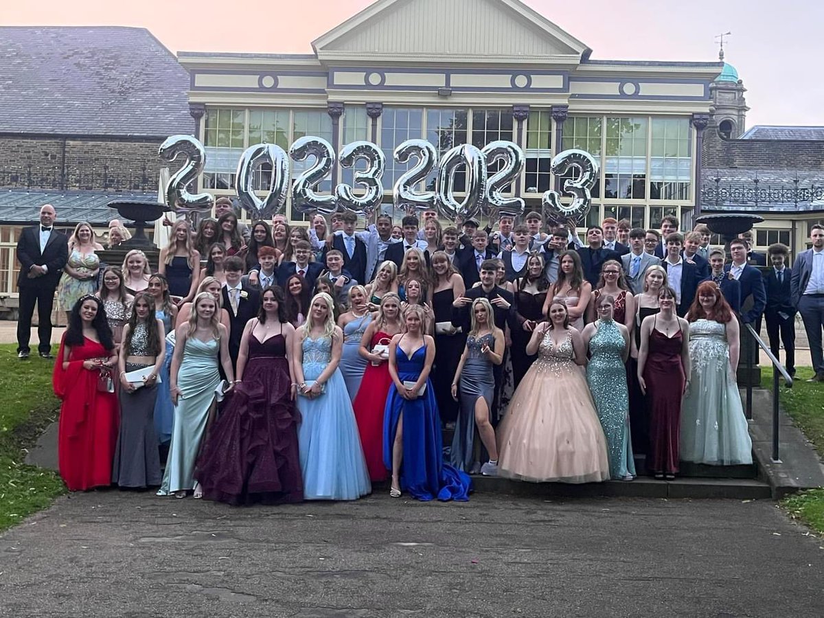 stthomasmorebux's tweet photo. 𝗬𝗘𝗔𝗥 𝟭𝟭 𝗣𝗥𝗢𝗠 𝟮𝟬𝟮𝟯 
(Part 1)

A fantastic night celebrating with our class of 2023🕺🪩💃

If anyone has any Prom pics you’d like to add to the Yearbook you can comment below or send to enquiries@stm.srscmat.co.uk with the subject: Yearbook 😊 https://t.co/l3EkZ26FX5
