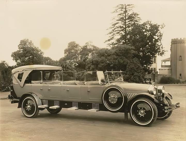 1922 15 passenger Excursion vehicle by Smith And Waddington Ltd. 🖤#ThrowbackThursday! 🔙 🖤 🔥