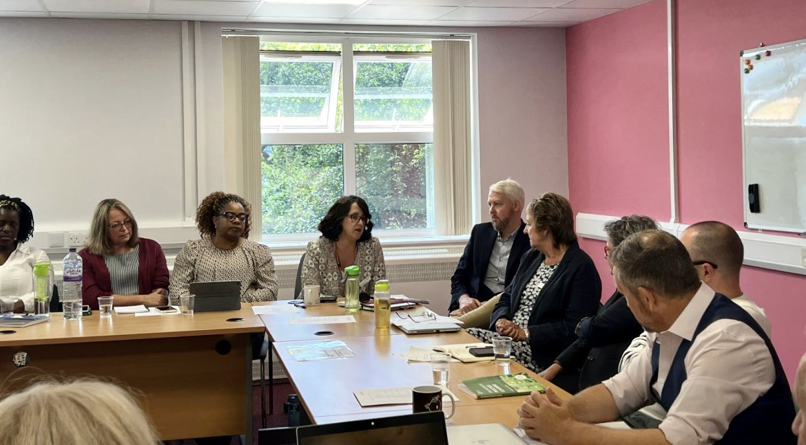 livewellsw's tweet photo. Great to have DHSC Chief Social Worker for Adults @LynRomeo_CSW visit us today. Inspiring discussions with our Social Workers, Community Care Workers and colleagues from @plymouthcc about how we work together supporting people in and around Plymouth. 

#SocialWork #TeamWork https://t.co/NwXOEAwptz