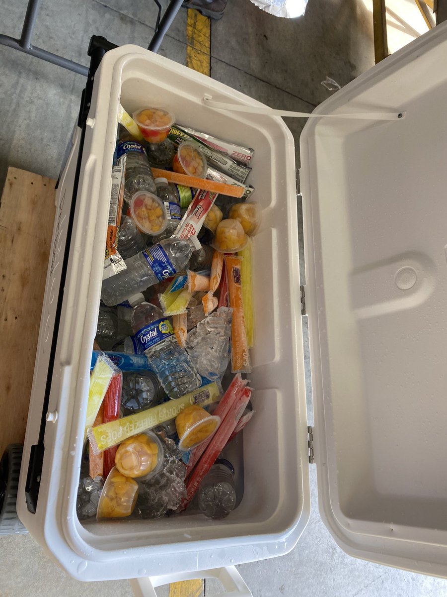 Helping to educate and hydrate the Jupiter center drivers to keep them safe on this hot Florida day.
#jupitersafety #UPS