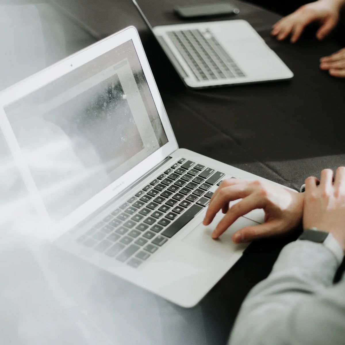 We offer 30-minute tech support sessions to cover whatever tech-related topics you need help with! Whether it's iCloud Sync'ing, email configuration, Apple ID issues, or anything else, our experts are ready to help. Schedule an appointment on our website today!