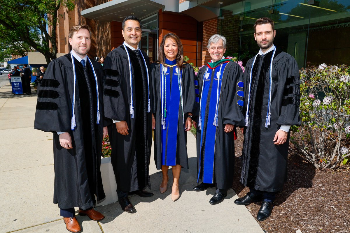 Congratulations to our May 2023 Elmezzi Graduates! Research lies at the heart of medical progress. As physician-scientists they will impact how medicine is practiced in the future <a href="/NorthwellHealth/">Northwell Health</a> <a href="/KevinJTraceyMD/">Prof. Kevin J. Tracey, MD</a> <a href="/MichaelJDowling/">Michael J. Dowling</a> @stefzafeirop <a href="/DaneAThompson1/">Dane Thompson MD, PhD, MBA</a> #ElmezziScholar
