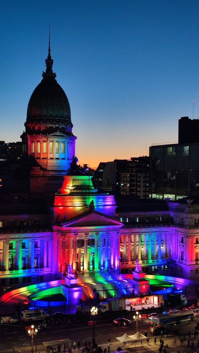 AlertaNews24's tweet photo. 🇦🇷🏳️‍🌈 | El miércoles en la noche el Congreso de Argentina se iluminó por el Día Internacional del Orgullo LGBTIQ+. https://t.co/msVwHasmSZ