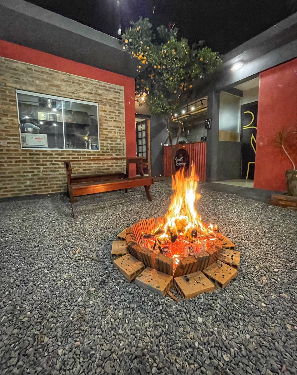 brasa672's tweet photo. Hoje tem:

Burger suíno;
Pizza;
Parrilla;
Smash;
Podrao;
E burger lançamento de carne de panela!

Tudo isso com promoção. Os 20 primeiros pedidos acima de R$ 40,00 ganham copo ou boné personalizado 🤝 https://t.co/atELyTiFEV