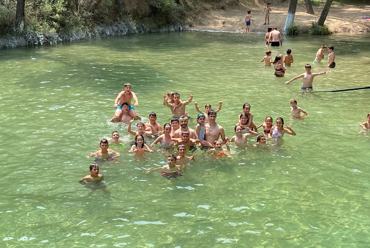 👏 ¡Espectacular mañana en Siles!

🌊 Tras una primera parte sobre la pista, ratito súper refrescante en el área recreativa Peña del Olivar 

😃 Los campus de verano de <a href="/JaenFSplus/">JaenFSplus</a> molan mucho

#SomosJaén💛