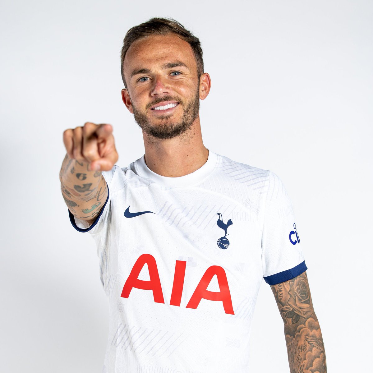 Mount United’ın, Maddison da Tottenham’ın seviyesini yükseltecek. Tottenham’ın yaratıcılık eksikliği düşünülünce; Madders en önemli transfer gibi. United’ın ise hücum akış kalitesi artacak. Liverpool’un bu orta saha sıkıntısında ikisinden birine hamle yapamaması hayal kırıklığı.