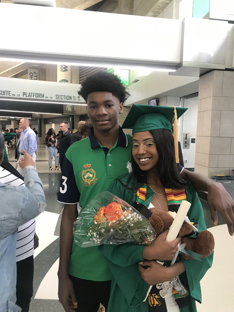 _SlimShadeyy's tweet photo. my baby brother Tyrese’s life was tragically ended due to senseless gun violence on Monday. Tyrese was 20 years old. the sweetest and most faithful young man i’ve ever met. i have no idea how i’m going to live the rest of my life without my brother. https://t.co/x2Ukv8b6az