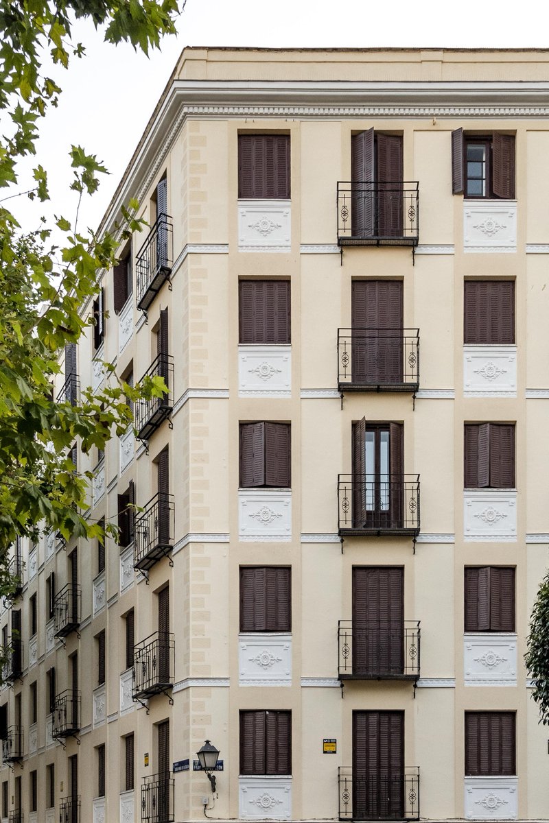 Feast your eyes on my stylish gem in Madrid, Bob W Arte! 🇪🇸 Rocio de La Puente designed the apartments with local charm and sustainable design. 

For the full scoop on the design highlights, check out our article: bobw.co/articles/touch…

#sleepwithbobw #visitmadrid