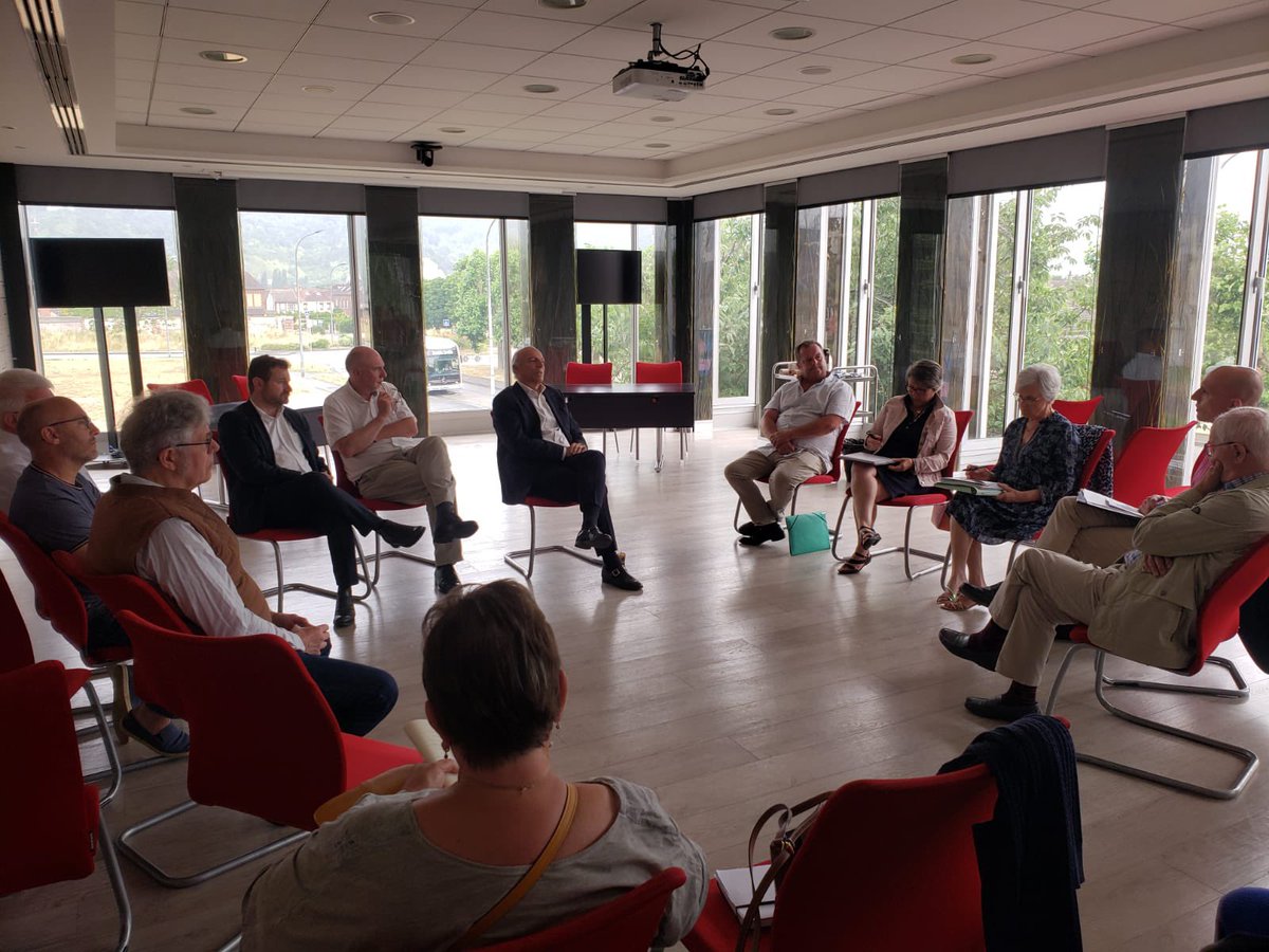 BonnaterreL's tweet photo. Merci à @HdeLaBatie Vice Président de la #Region #Normandie d’être venu à #Tourville et #Cleon à la rencontre des dirigeants et salariés de la #SERAF site de stockage de #déchets ultimes et à l’écoute des membres du CODEF qui rassemble les opposants. Une écoute très utile https://t.co/dKpVhJGed0