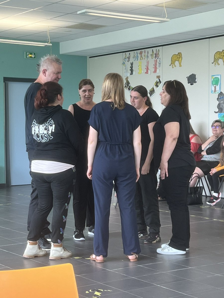 #Art #culture 
📢Retour sur l’action culturelle #Osezmoi ❗️
➡️7 Demandeurs d’emplois ont participé à la représentation de ce jour
Ils ont osé se dépasser, s’ouvrir à un public de spectateurs composé de partenaires et d’entreprises 🤝
👉 1 entretien d’embauche, à suivre …